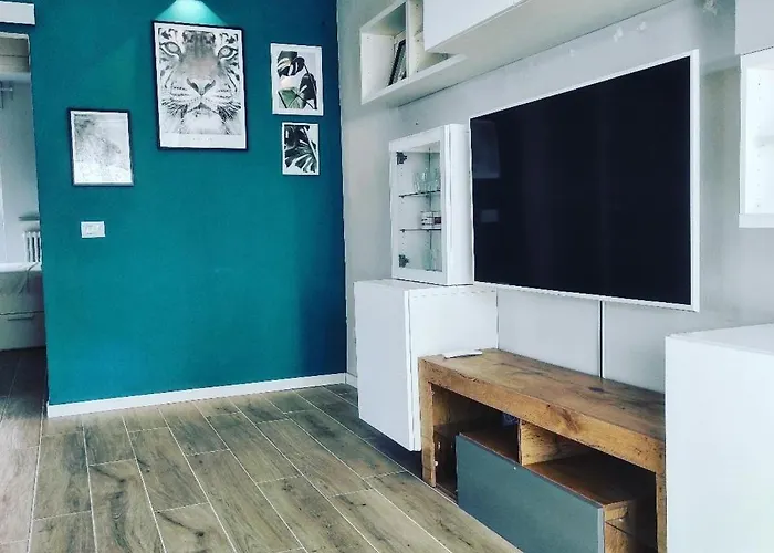 Modern Flat In Апартаменты Милан