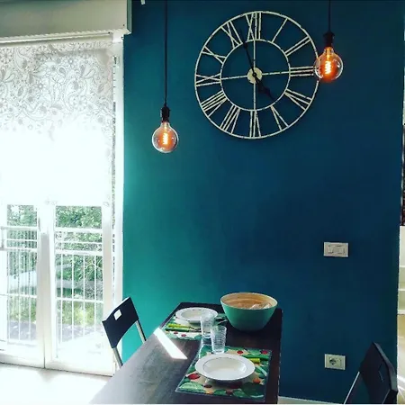 Modern Flat In 아파트 *